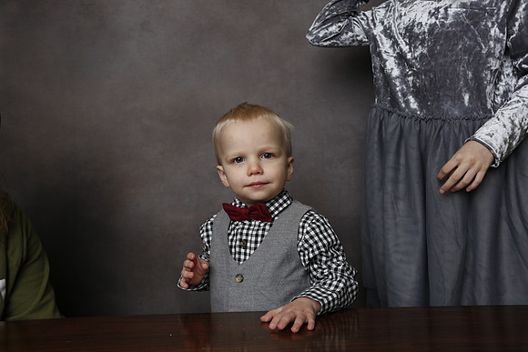 2022 Family Portraits - Adamo Holiday Mini