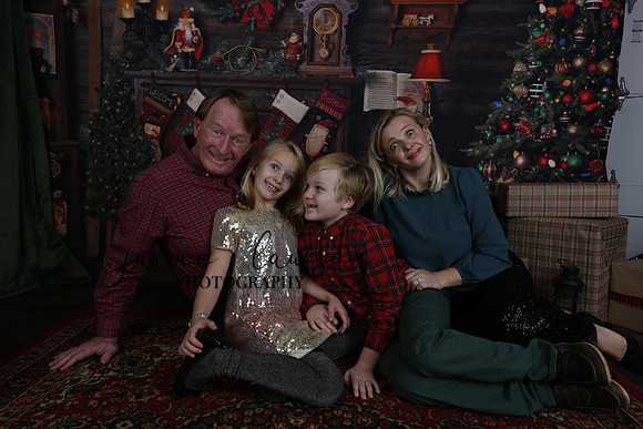 2020 Holiday Mini Session - Sharkey